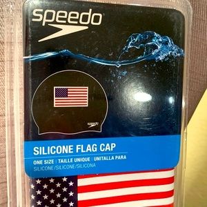 🔹NEW..Speedo Silicon Flag Cap..
